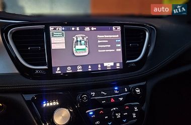 Мінівен Chrysler Pacifica 2021 в Харкові