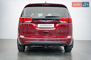 Минивэн Chrysler Pacifica 2018 в Киеве