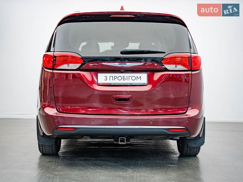 Минивэн Chrysler Pacifica 2018 в Киеве