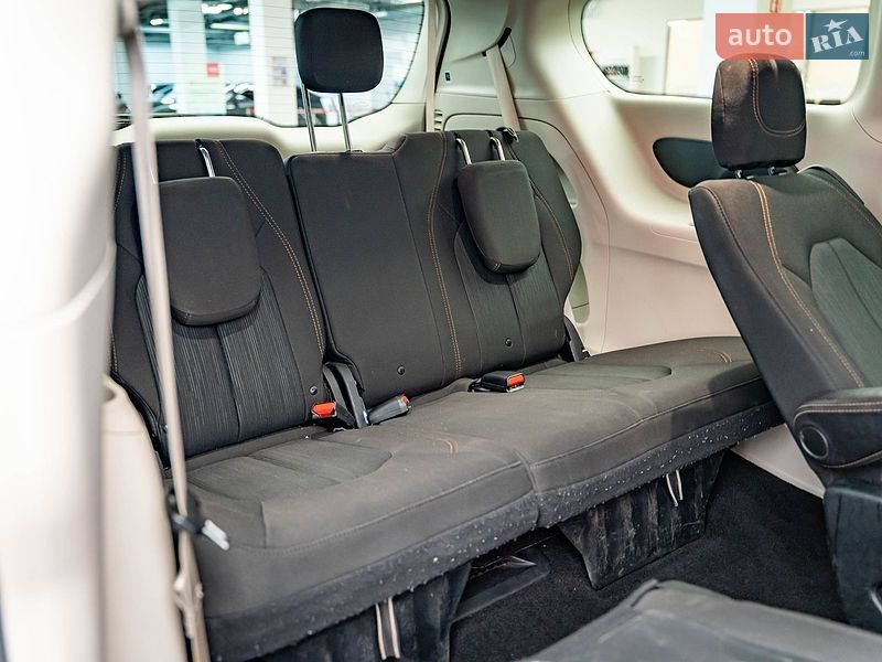 Минивэн Chrysler Pacifica 2018 в Киеве