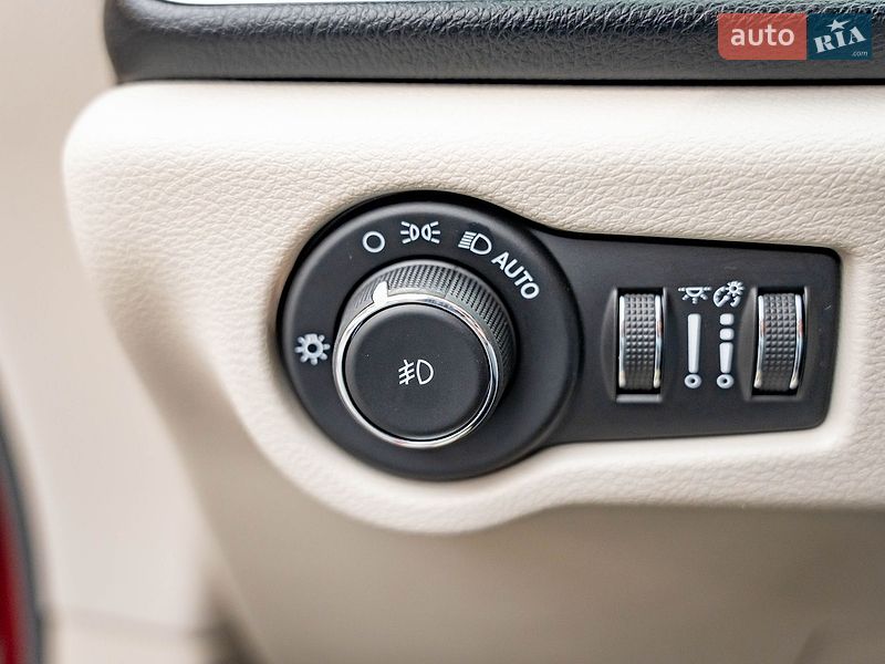 Минивэн Chrysler Pacifica 2018 в Киеве
