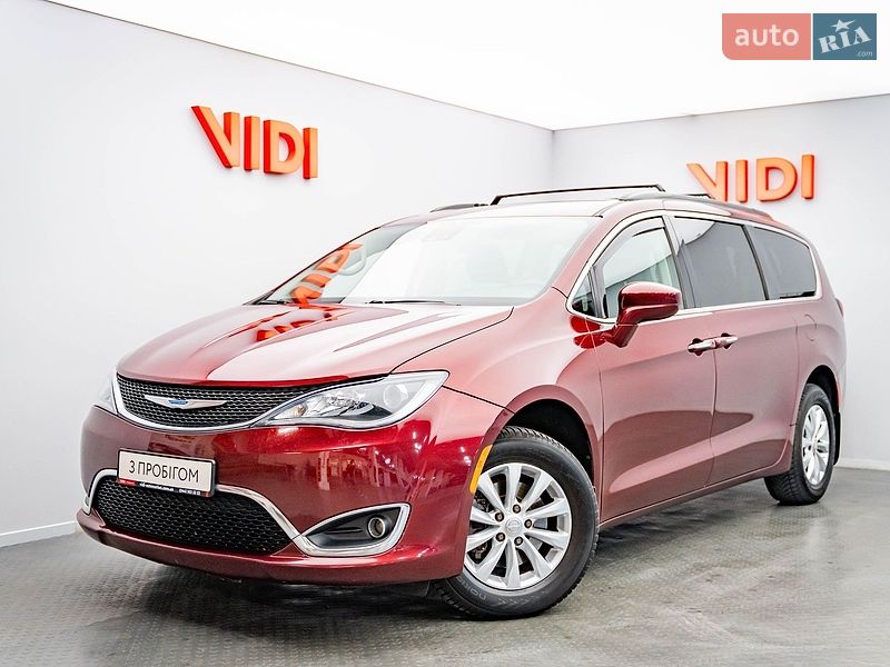 Минивэн Chrysler Pacifica 2018 в Киеве