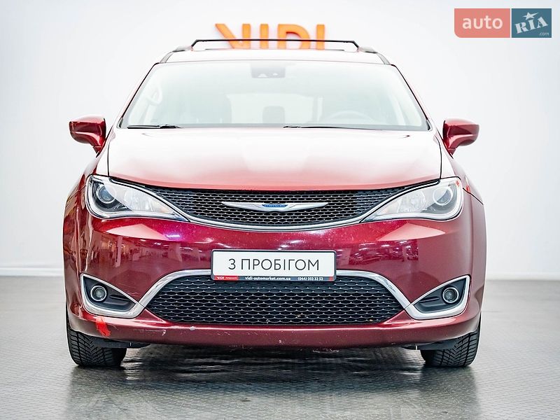 Минивэн Chrysler Pacifica 2018 в Киеве