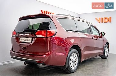 Минивэн Chrysler Pacifica 2018 в Киеве