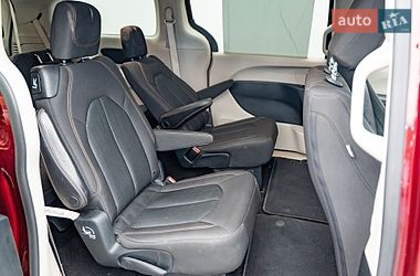 Минивэн Chrysler Pacifica 2018 в Киеве