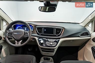 Минивэн Chrysler Pacifica 2018 в Киеве