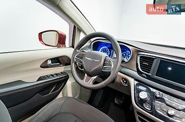 Минивэн Chrysler Pacifica 2018 в Киеве