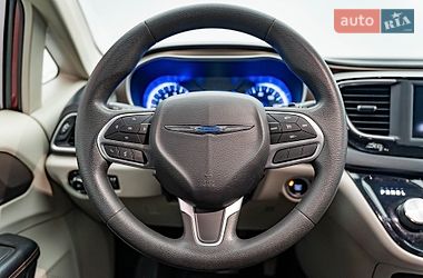 Минивэн Chrysler Pacifica 2018 в Киеве