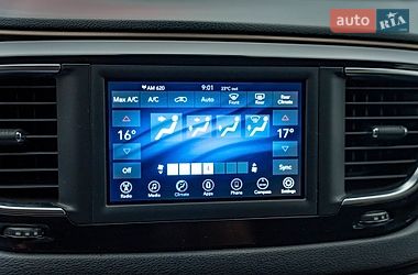 Минивэн Chrysler Pacifica 2018 в Киеве