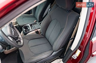 Минивэн Chrysler Pacifica 2018 в Киеве