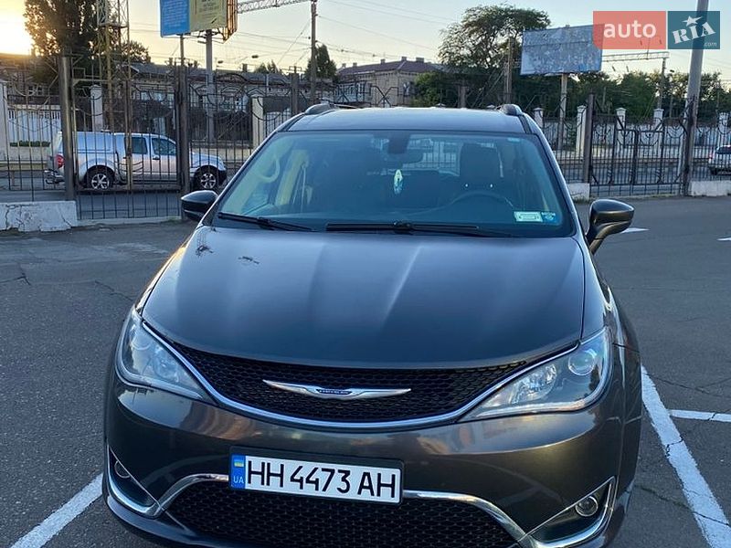 Мінівен Chrysler Pacifica 2019 в Одесі
