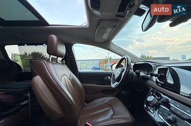 Внедорожник / Кроссовер Chrysler Pacifica 2016 в Ирпене