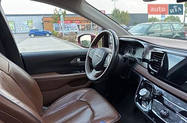 Внедорожник / Кроссовер Chrysler Pacifica 2016 в Ирпене