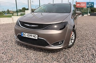 chrysler pacifica 2017 в Львів від професійного продавця Ігор К