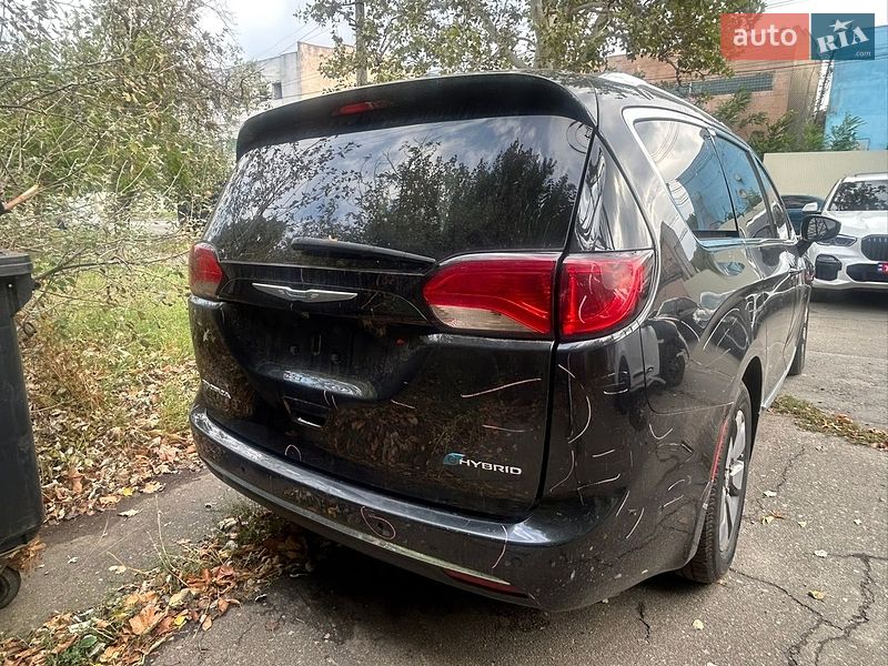 Минивэн Chrysler Pacifica 2017 в Одессе