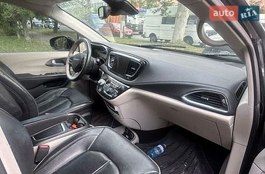 Минивэн Chrysler Pacifica 2017 в Одессе