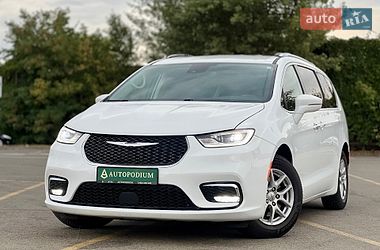 Минивэн Chrysler Pacifica 2021 в Киеве