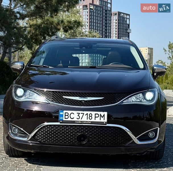 Минивэн Chrysler Pacifica 2016 в Днепре фото 2 Минивэн Chrysler Pacifica 2016 в Днепре
