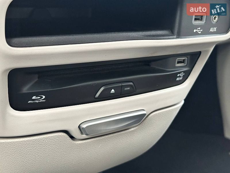Мінівен Chrysler Pacifica 2017 в Києві