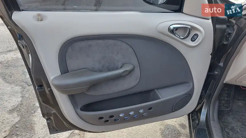 Седан Chrysler PT Cruiser 2002 в 