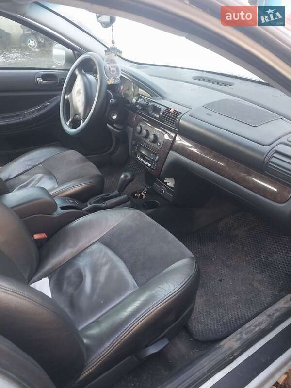 Седан Chrysler Sebring 2003 в Голованевске