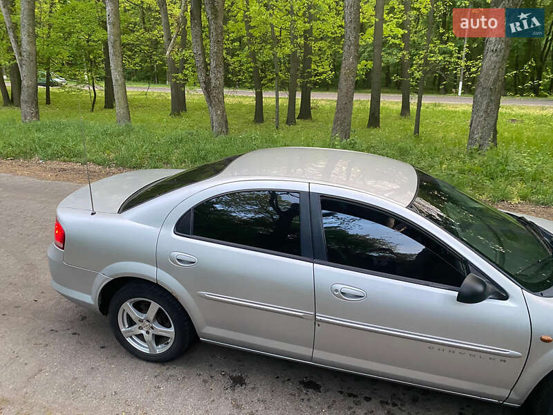 Седан Chrysler Sebring 2001 в Яготине