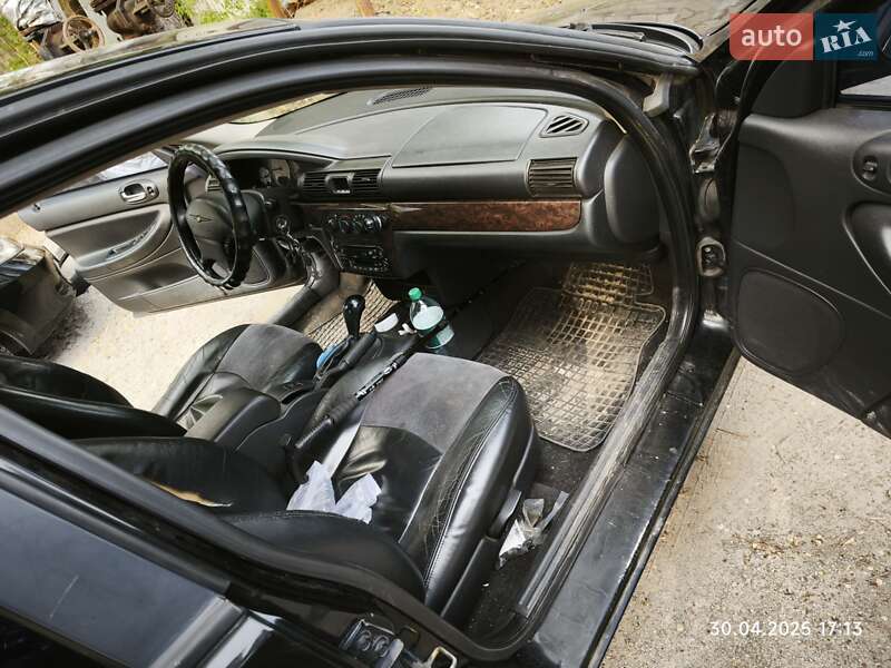 Седан Chrysler Sebring 2004 в Днепре