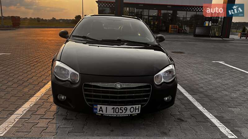 Седан Chrysler Sebring 2004 в Вышгороде