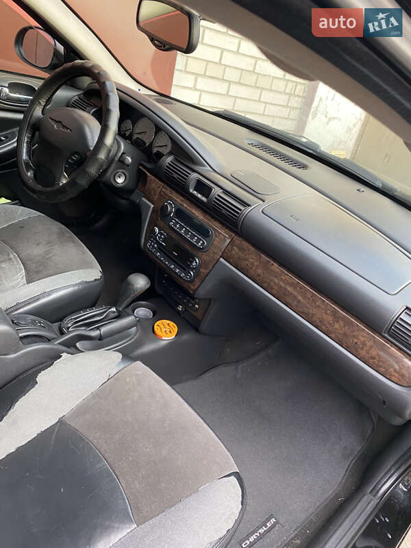 Седан Chrysler Sebring 2005 в Киеве