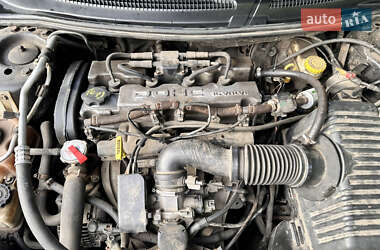 Седан Chrysler Sebring 2004 в 