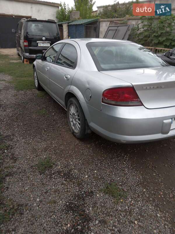 Седан Chrysler Sebring 2004 в Овидиополе