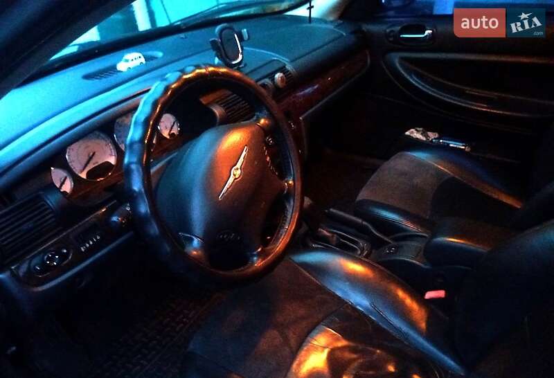 Седан Chrysler Sebring 2005 в Полтаве