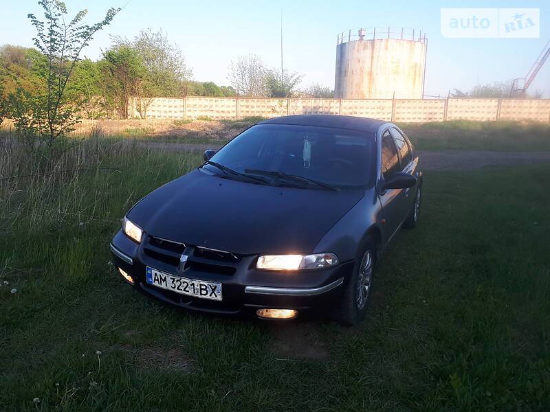 Седан Chrysler Stratus 1995 в Львове