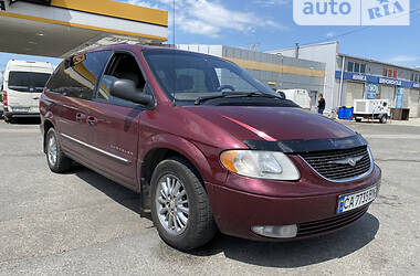 Минивэн Chrysler Town & Country 2002 в Сумах