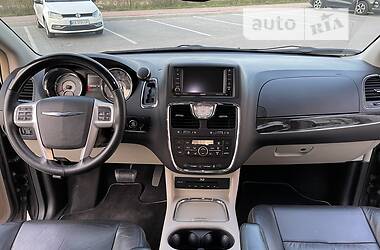 Минивэн Chrysler Town & Country 2015 в Киеве