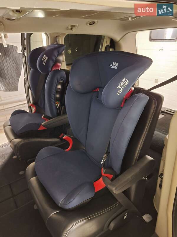 Мінівен Chrysler Town & Country 2013 в Києві