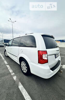 Мінівен Chrysler Town & Country 2014 в Львові