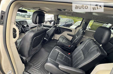 Минивэн Chrysler Town & Country 2014 в Стрые