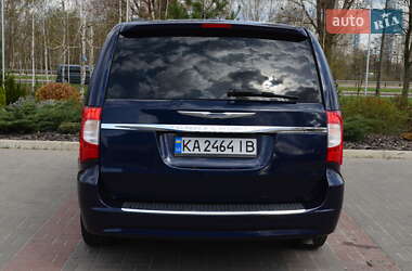 Минивэн Chrysler Town & Country 2012 в Киеве