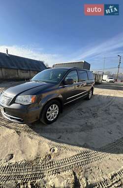 Мінівен Chrysler Town & Country 2014 в Києві