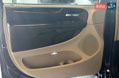 Мікровен Chrysler Town & Country 2012 в 