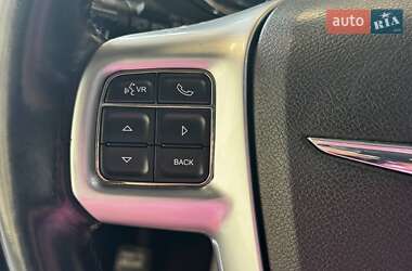Мікровен Chrysler Town & Country 2012 в 