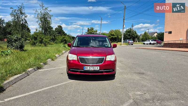 Минивэн Chrysler Town & Country 2013 в Борисполе