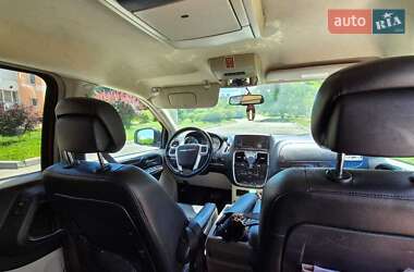 Минивэн Chrysler Town & Country 2013 в 