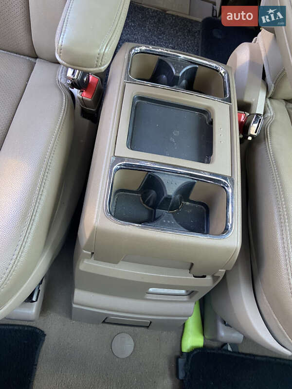 Мінівен Chrysler Town & Country 2014 в Василькові