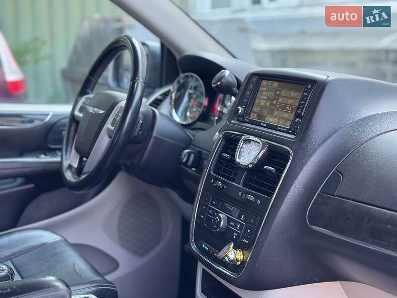 Мінівен Chrysler Town & Country 2014 в Одесі