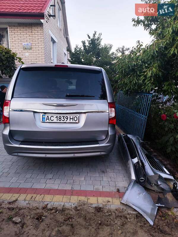 Минивэн Chrysler Town & Country 2013 в Луцке