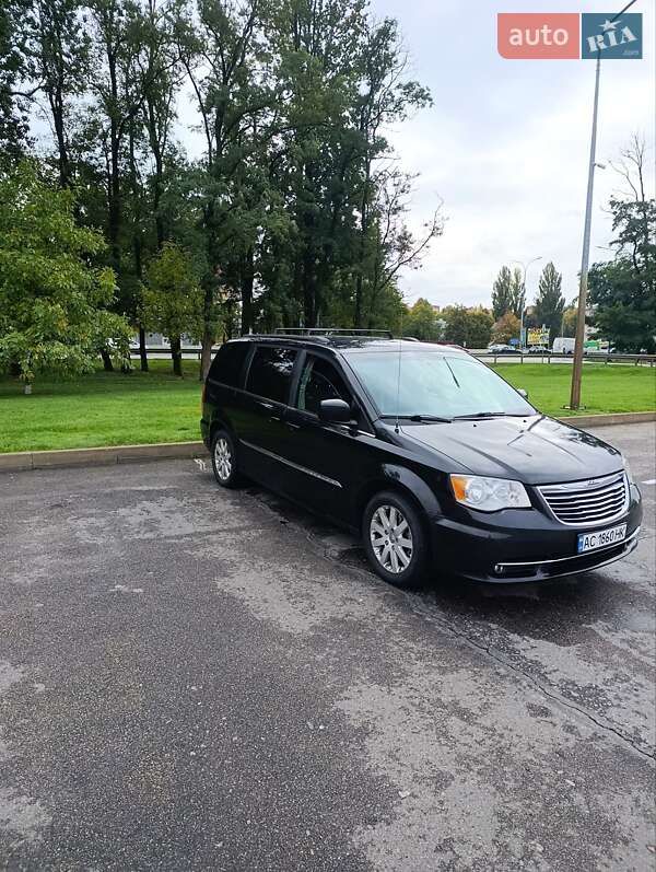 Минивэн Chrysler Town & Country 2014 в Белой Церкви