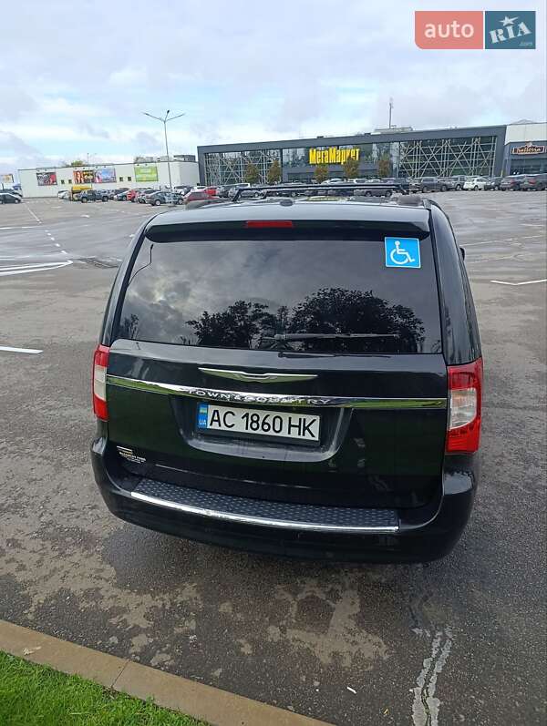 Минивэн Chrysler Town & Country 2014 в Белой Церкви