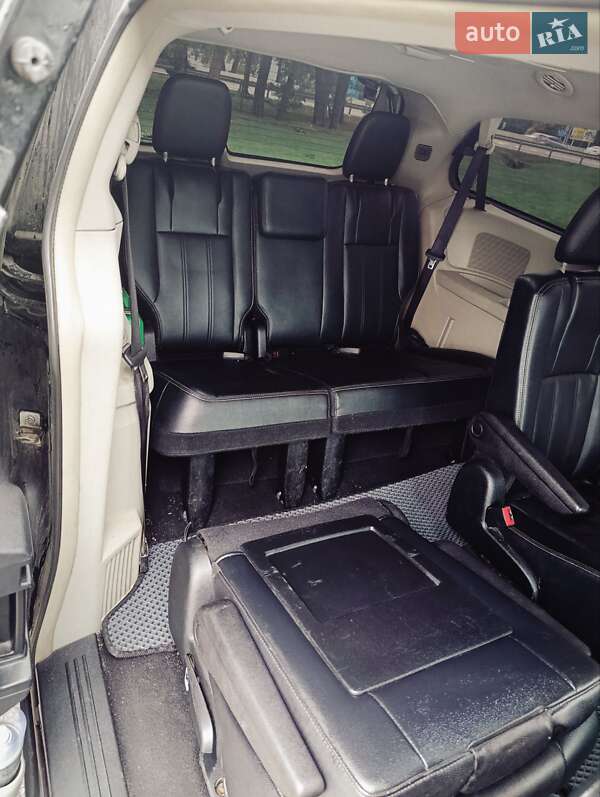 Минивэн Chrysler Town & Country 2014 в Белой Церкви